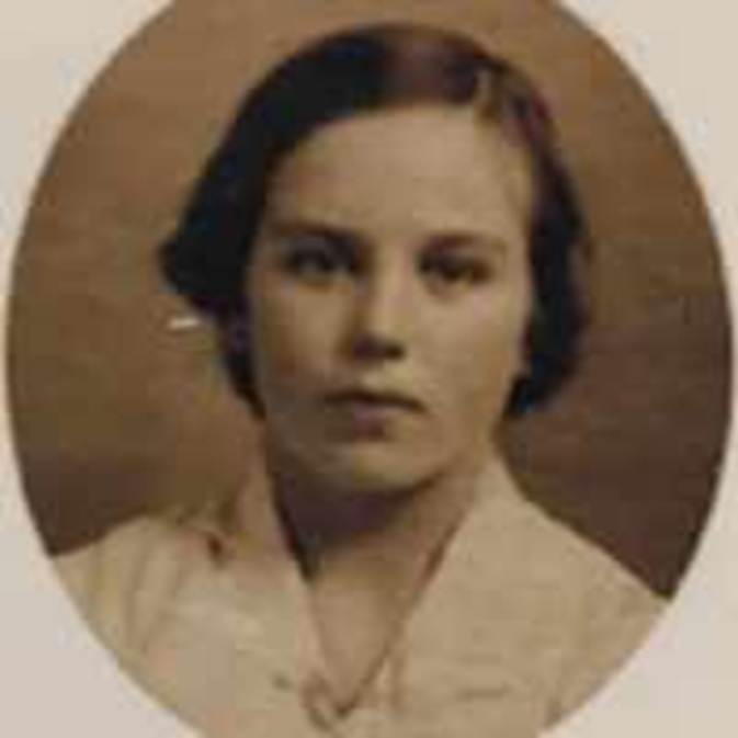 A close-up of a person

AI-generated content may be incorrect.